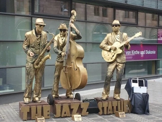 The jazz statues