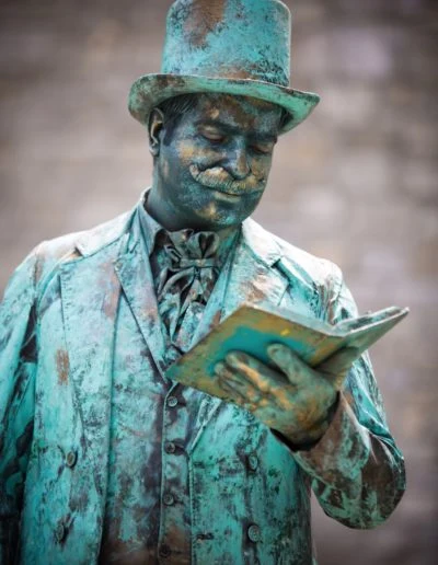 61-statues-en-marche-presse