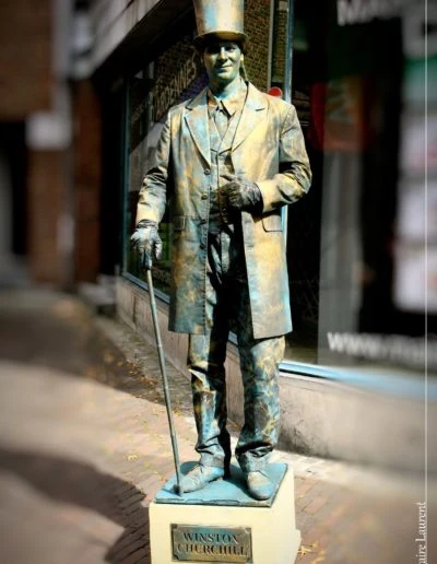 104-statues-en-marche-presse