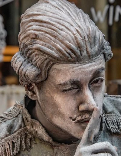 11-statues-en-marche-presse