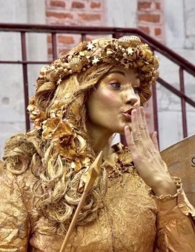 18-statues-en-marche-presse