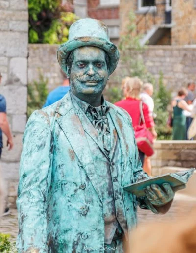 106-statues-en-marche-presse