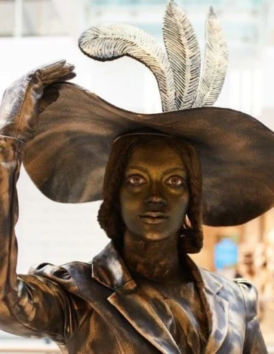 La dame au chapeau