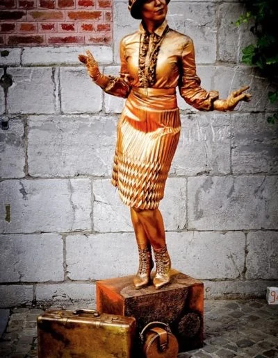 70-statues-en-marche-presse