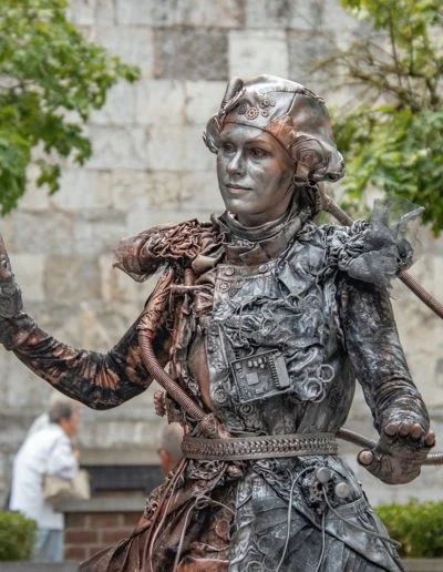 37-statues-en-marche-presse