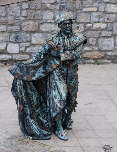 107-statues-en-marche-presse