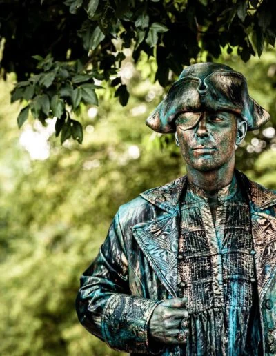 50-statues-en-marche-presse
