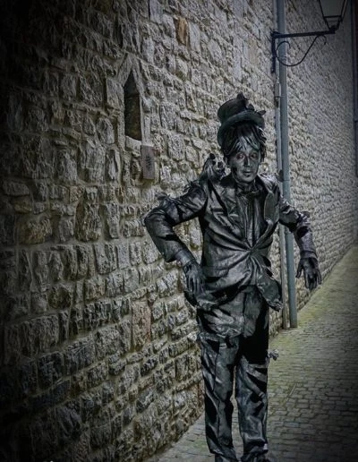 63-statues-en-marche-presse
