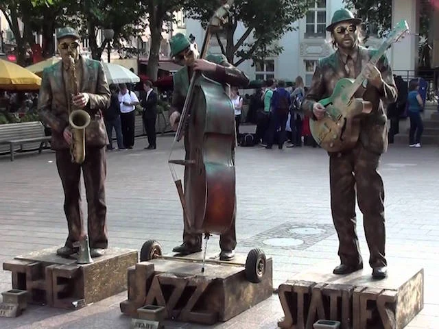 The jazz statues