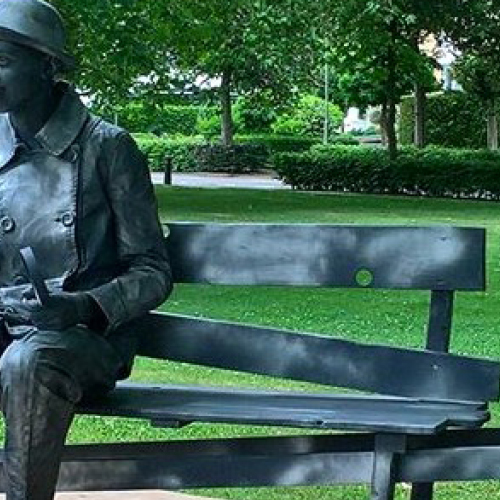 L'homme et le banc